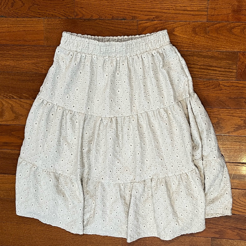Zoya Beige Eyelet Ruffle Skirt Elastic Waist Fully Lined Women’s 4 Preowned - Picture 2 of 7